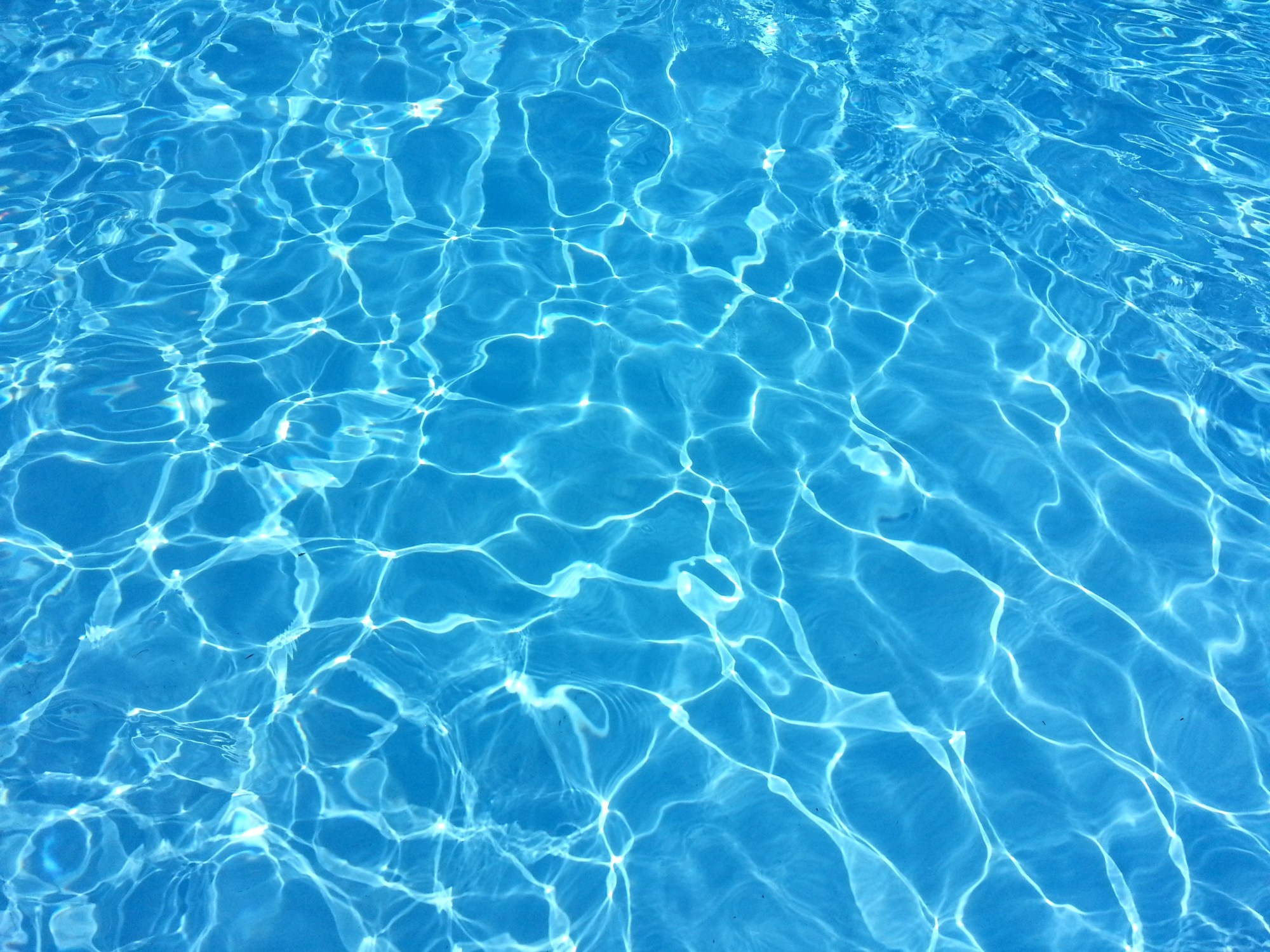 12 Factors to Consider When Considering How Deep to Build Your Pool