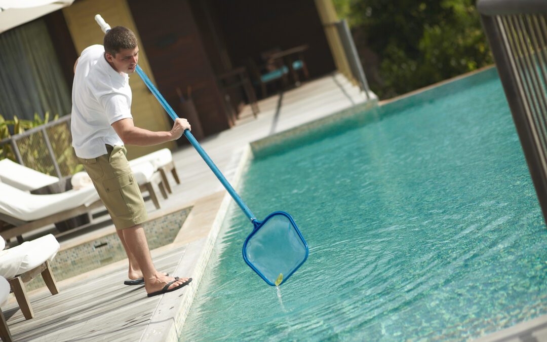 6 Pro Pool Cleaning Tips