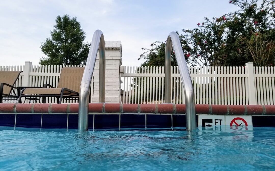 How To Choose the Perfect Pool Fence for Your Backyard Pool