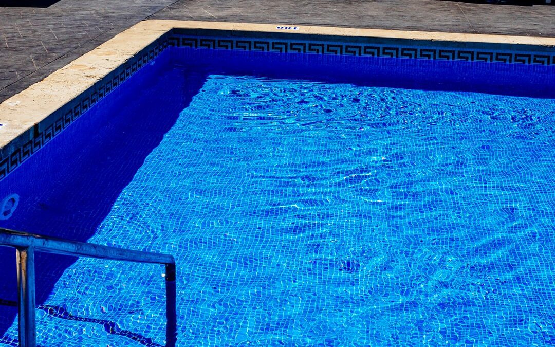 Custom Pool Builders: 6 Tips for Finding the Right Company for You