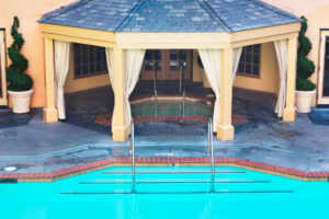 custom pools and spas